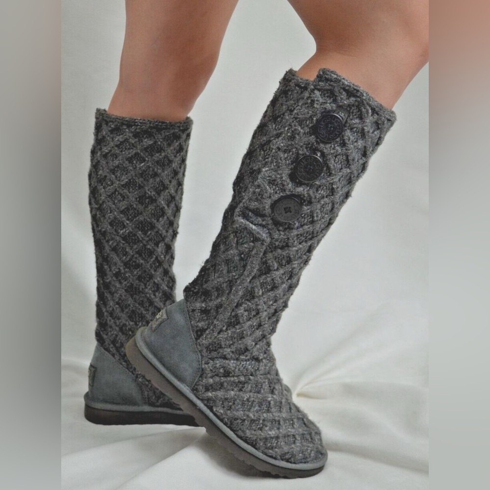 UGG Australia gray lattice cable knit tall boots FITS LIKE SIZE 9